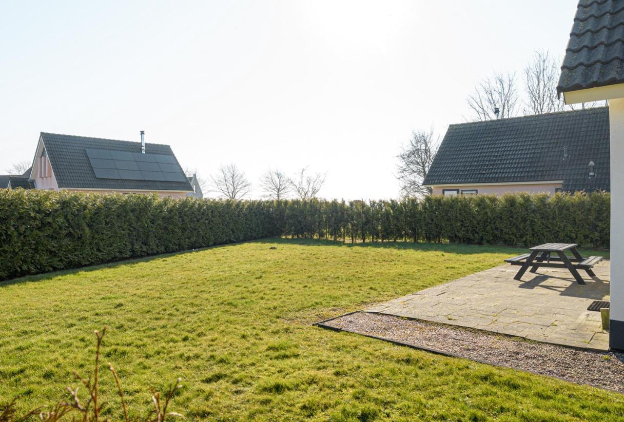 The Frisian Beach House Met Scandinavische Barrel Sauna Tzummarum Exterior photo