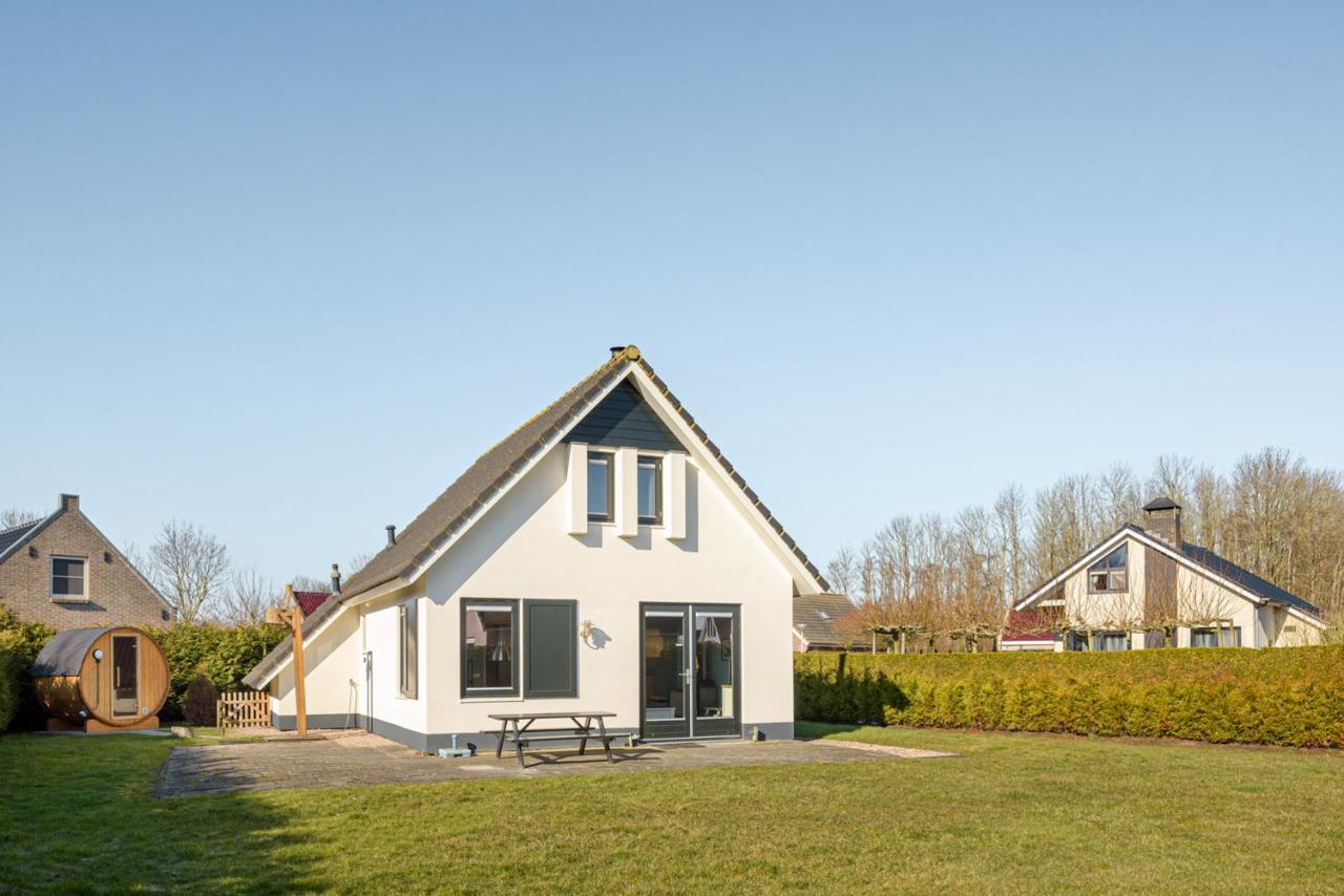 The Frisian Beach House Met Scandinavische Barrel Sauna Tzummarum Exterior photo